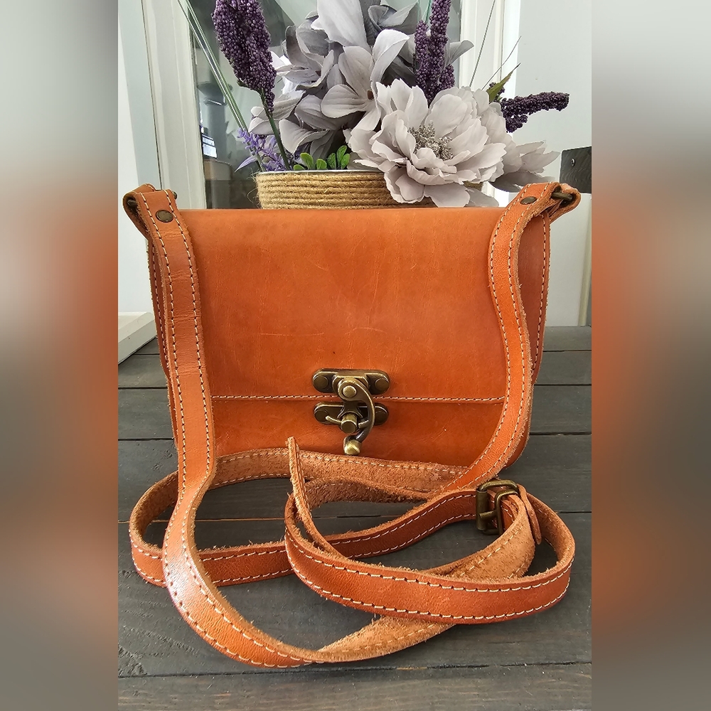 Kouros small leather crossbody purse